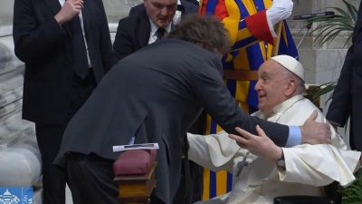 Javier Milei saludó al Papa Francisco en la misa de canonización de Mama Antula