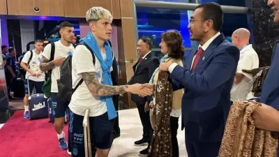 Sin Messi, Di María y Otamendi, la Selección Argentina llegó a Indonesia en la última etapa de la gira por Asia