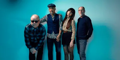 Pixies lanzan un doble single con su nueva bajista