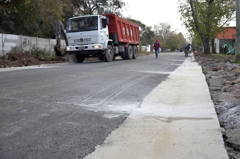 Tigre: Extienden las obras de asfalto en Benavídez sur