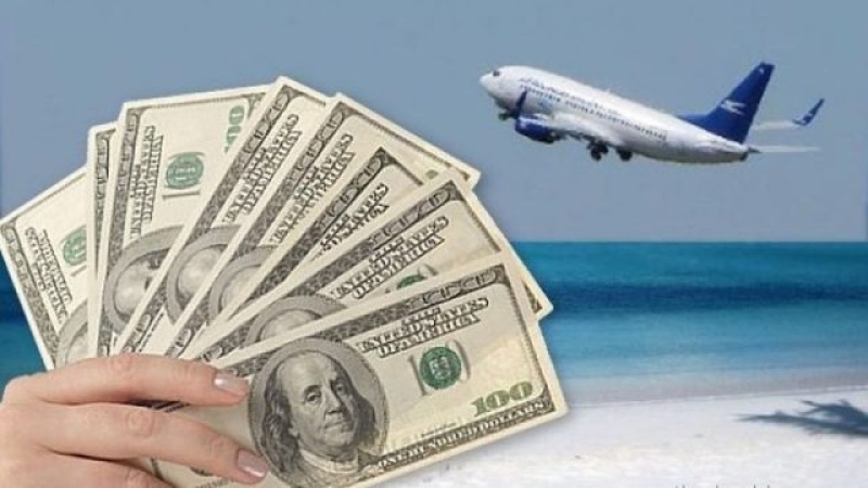 El Gobierno aumentó el dólar turista y el recargo para compras en el exterior