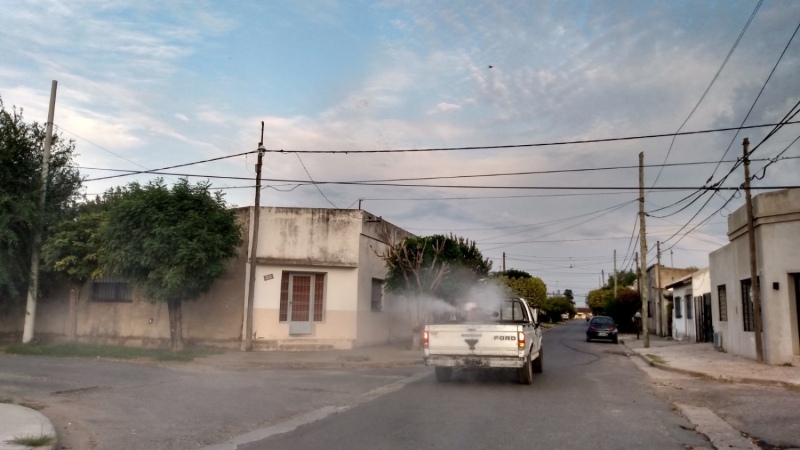 Baradero: Realizan tareas de fumigación en distintos barrios