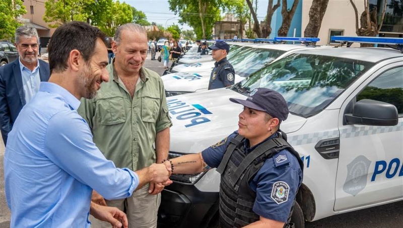 Junín: Sergio Berni entregó 23 móviles policiales al Municipio