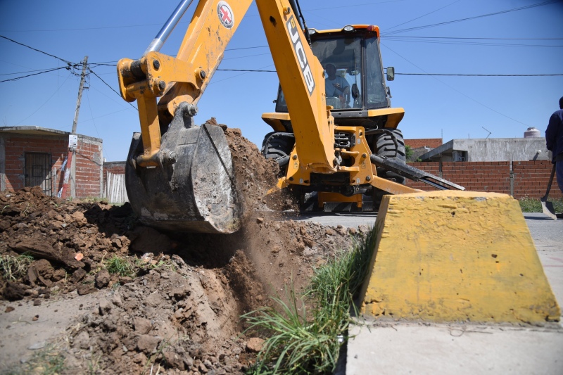 La Plata: Inician nuevas obras hidráulicas y de pavimentación en Los Hornos