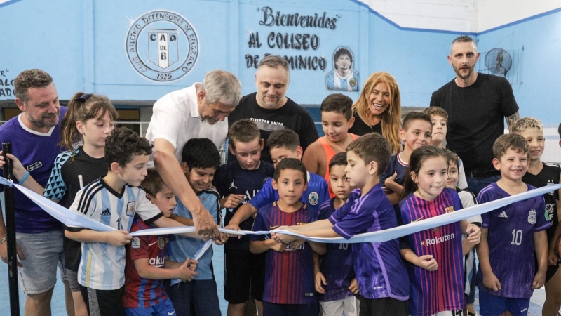Avellaneda: Jorge Ferraresi presentó obras en el club Defensores de Belgrano