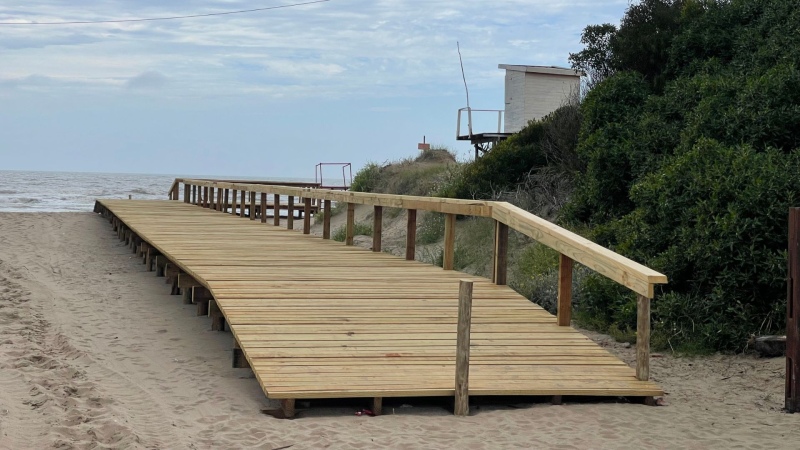 La Costa: Con la mira puesta en la sustentabilidad, avanza la construcción de las nuevas bajadas a playa