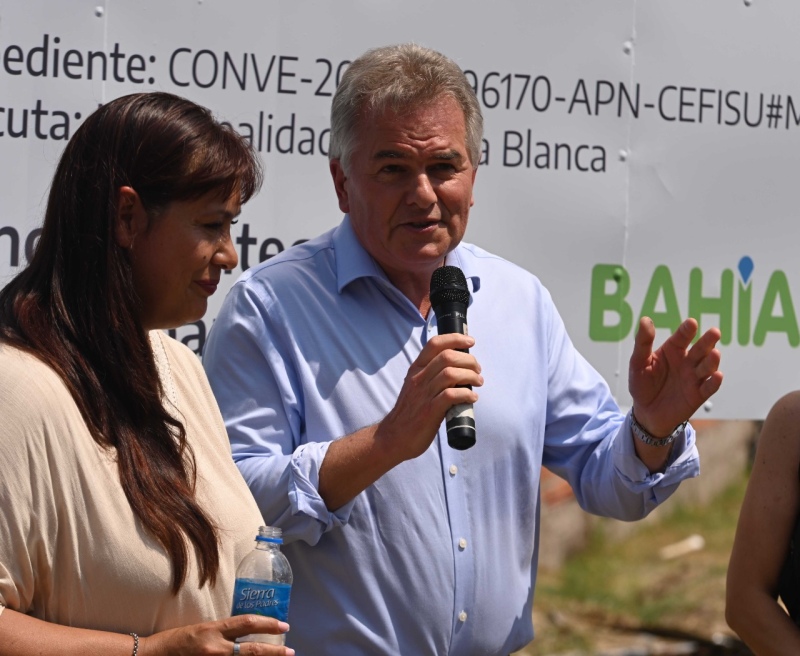Bahía Blanca: El intendente Héctor Gay anuncio de obras para los barrios Saladero y Costa Blanca
