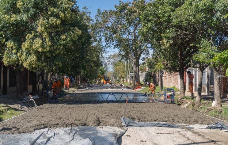Moreno: Avanza la obra de pavimentación en Barrio Parque Trujui