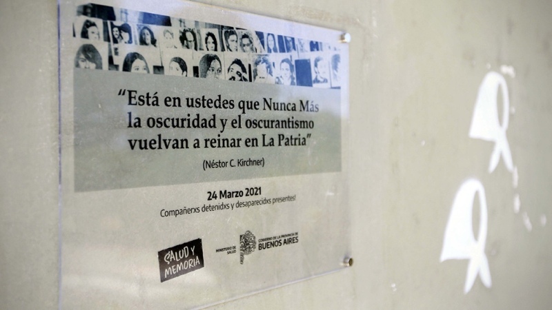 Kicillof inauguró un mural en un Hospital de La Plata y reconoció el trabajo del personal de Salud