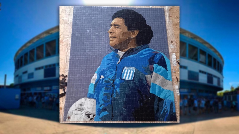 Inauguran un Mural de Diego Maradona en el estadio de Racing en Avellaneda