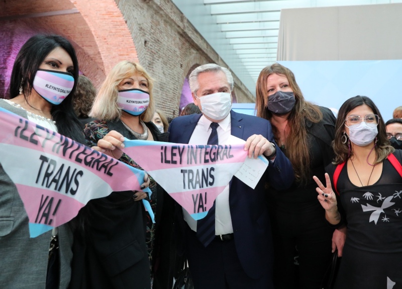 Alberto Fernández anunció la promulgación de la ley de promoción del acceso al empleo formal para personas transexuales, travestis y transgenero