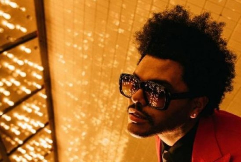 The Weeknd resetea sus redes sociales