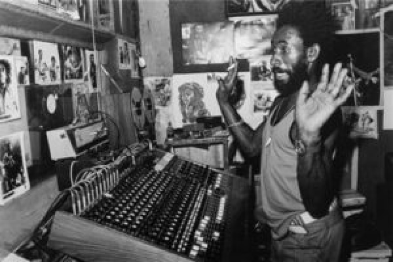 Murió Lee “Scratch” Perry, el genio loco que descubrió a Bob Marley y estuvo en Uruguay