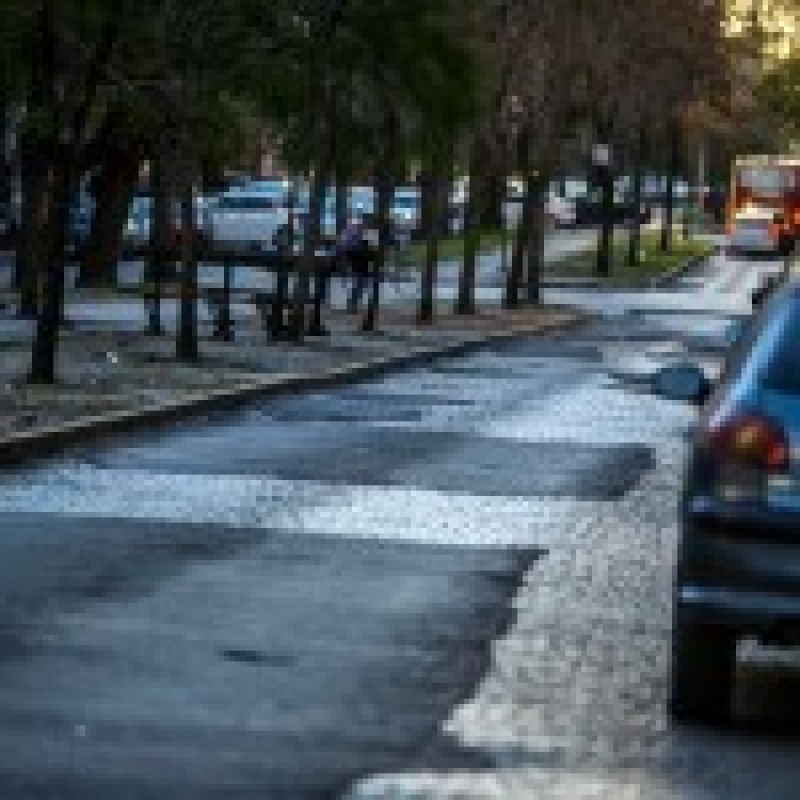 La Municipalidad de La Plata pausa el asfaltado de las calles con adoquines 
