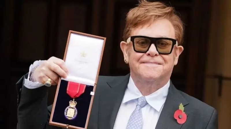Elton John recibió un prestigioso premio británico por su destacada trayectoria musical