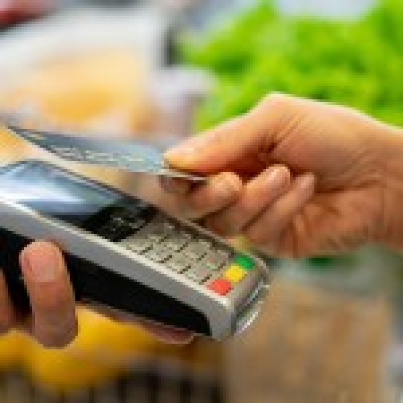ANSES recomienda la utilización de la tarjeta de débito