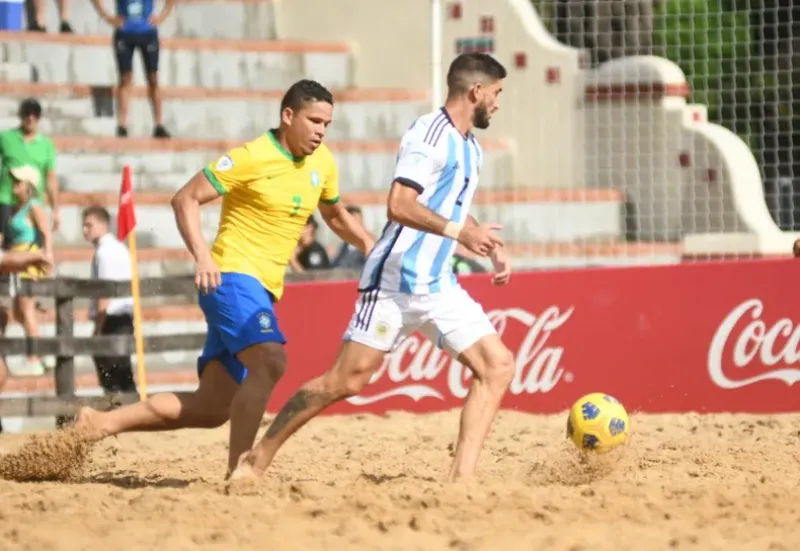 Fútbol playa: Argentina no pudo con Brasil pero va al Mundial