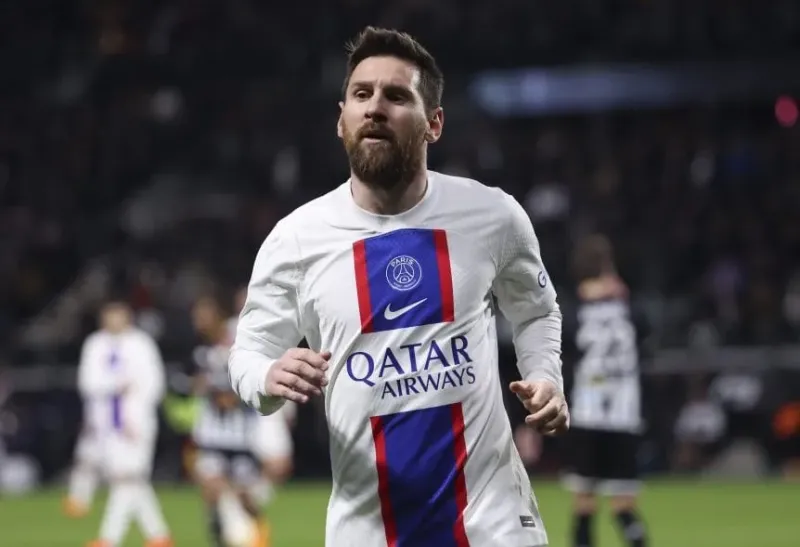 Los hinchas del PSG insultaron a Messi en la sede del club parisino