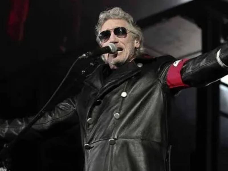 Investigan a Roger Waters por su atuendo con estilo nazi en un concierto en Berlín